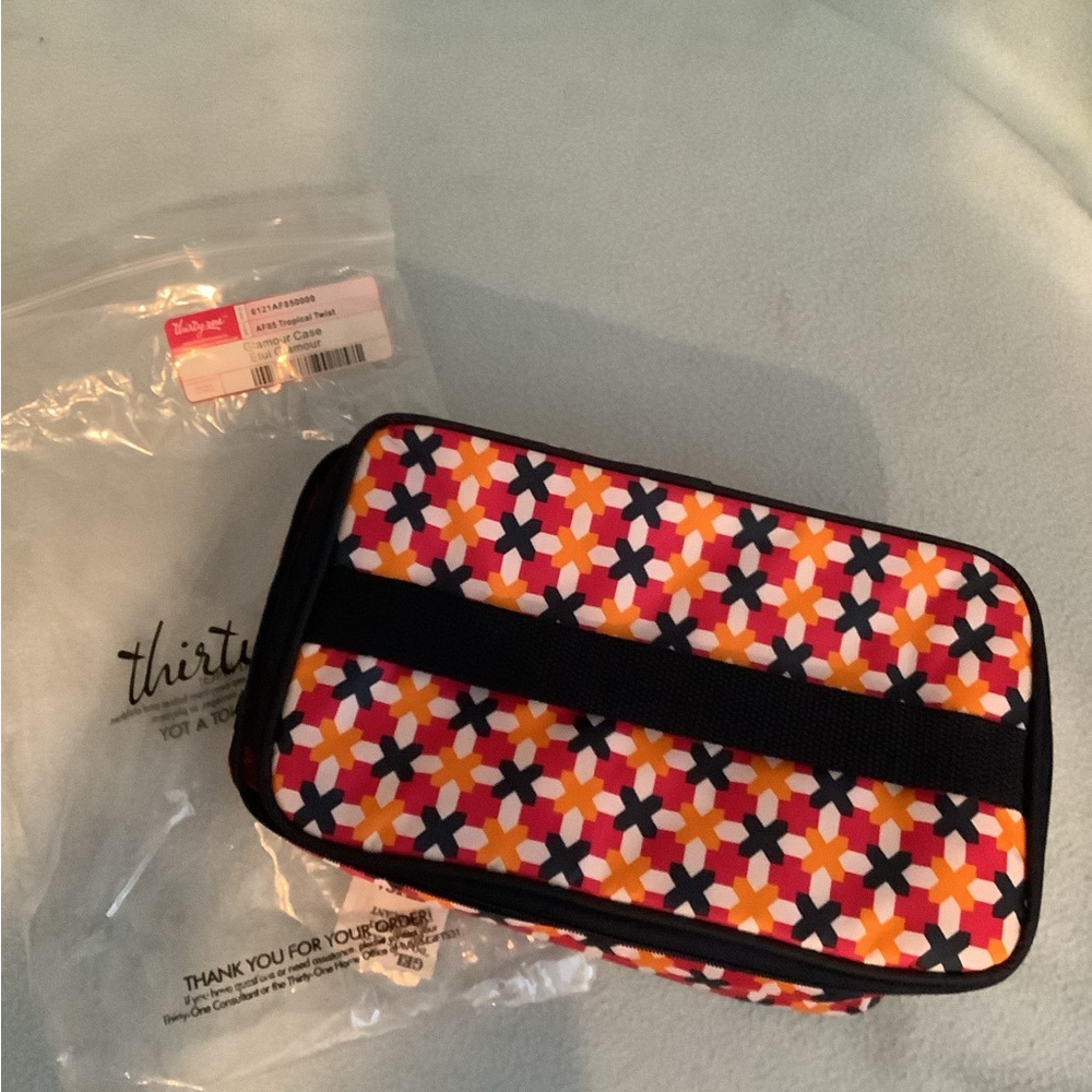 Thirty One Glamour Case/Make Up Bag in Tropical Twist NWT